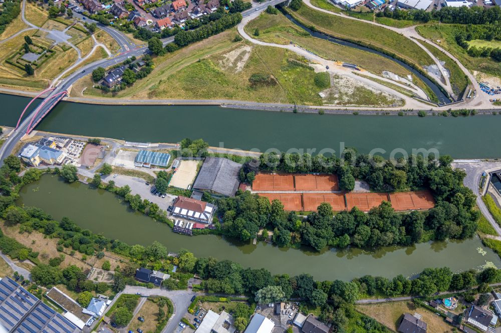 Castrop-Rauxel from above - Tennis court sports field of the Ruderverein Rauxel e.V. on street Wartburg-Stiftung Eisenachstrasse in Castrop-Rauxel at Ruhrgebiet in the state North Rhine-Westphalia, Germany