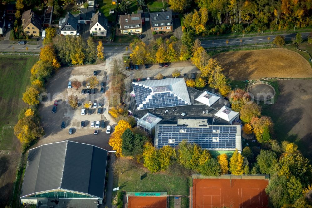 Aerial photograph Bottrop - Tennis court sports field of TC Sportfreunde Eigen-Stadtwald e.V. in Bottrop in the state North Rhine-Westphalia, Germany