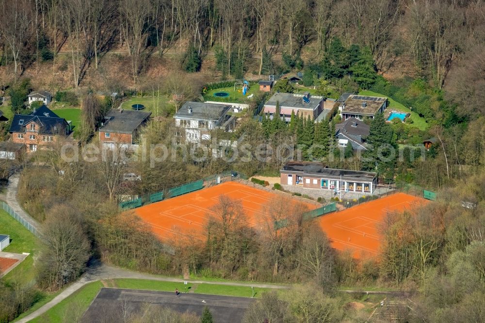 Hünxe from above - Tennis court sports field in of Strasse Kost-Im-Busch-Weg in Huenxe in the state North Rhine-Westphalia, Germany