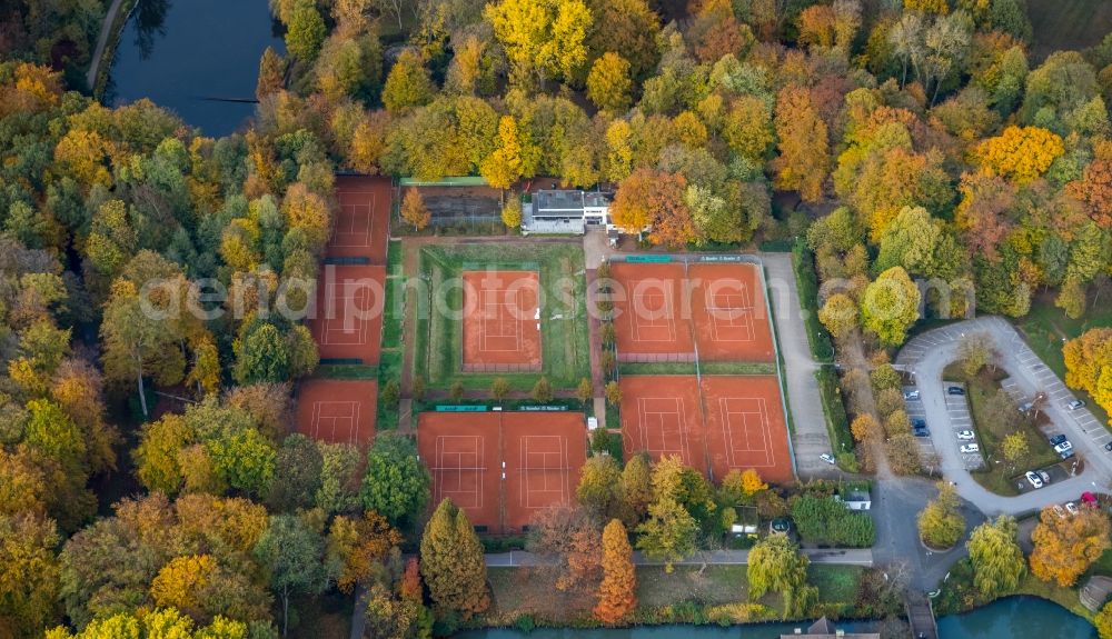 Gladbeck from above - Tennis court sports field of Tennis-Club Haus Wittringen Gladbeck e.V. in Gladbeck in the state North Rhine-Westphalia, Germany