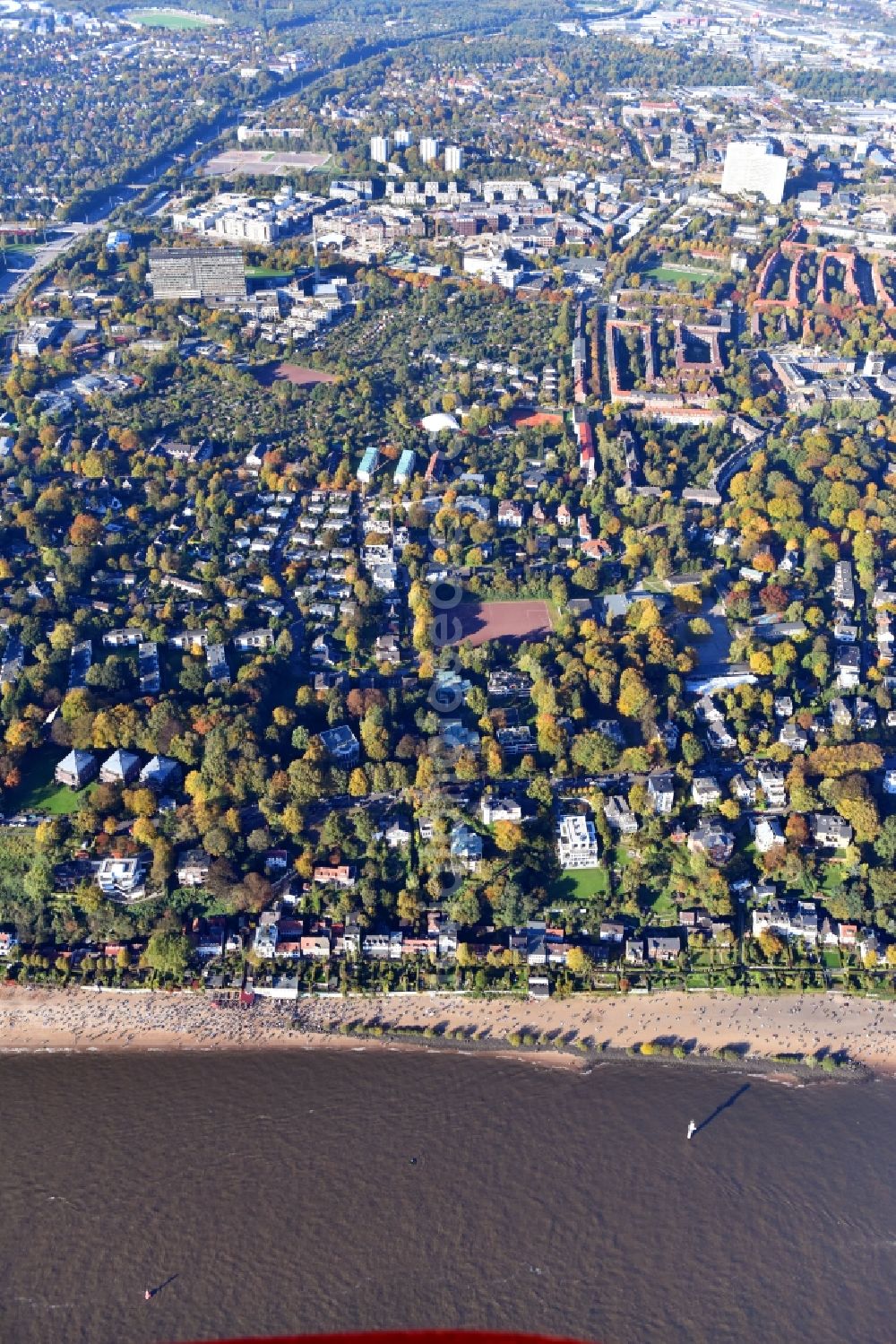 Hamburg from above - Tennis court sports field Trenknerweg in the district Othmarschen in Hamburg, Germany