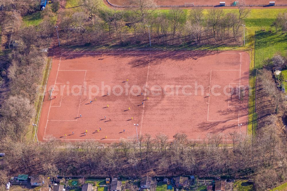 Aerial image Gelsenkirchen - Tennis court sports field Westfalia 04 Gelsenkirchen e.V. on street Trinenkamp in the district Bismarck in Gelsenkirchen at Ruhrgebiet in the state North Rhine-Westphalia, Germany