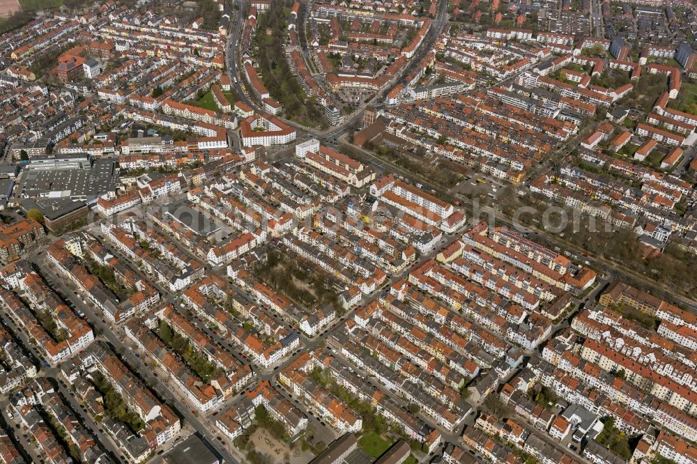 Bremen from above - Structure of red tiled roofs in the homes of multi-family row houses in the residential area of the district of Bremen Findorff