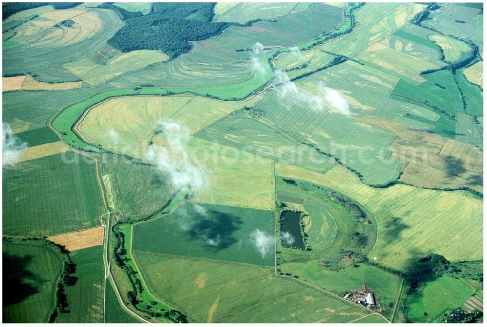 Aerial image Wolmirstedt - 06.07.2004 Landwirtschaftliche Nutzflächen nördlich von Magdeburg-Rothensee in Sachsen-Anhalt aus 7000 ft Höhe