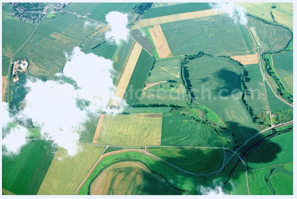 Wolmirstedt from above - 06.07.2004 Landwirtschaftliche Nutzflächen nördlich von Magdeburg-Rothensee in Sachsen-Anhalt aus 7000 ft Höhe