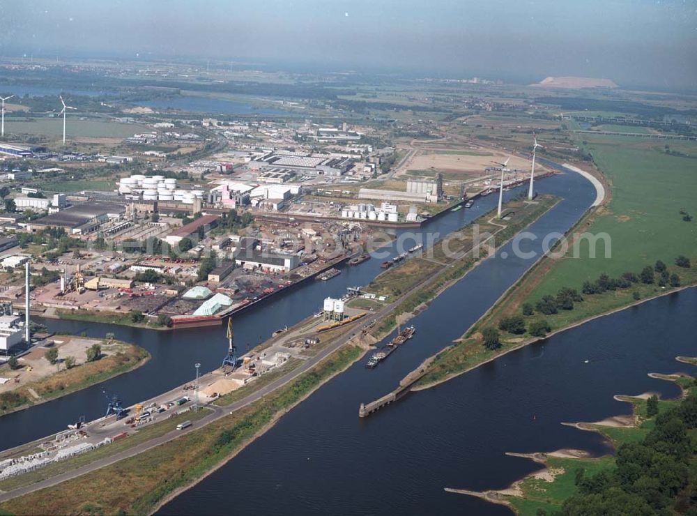 Aerial photograph Magdeburg - Blick auf den Rothenseer Verbindungskanal und den Binnenhafen Magdeburg. Ein Ausbauprojekt des Wasserstraßenneubauamtes Magdeburg.