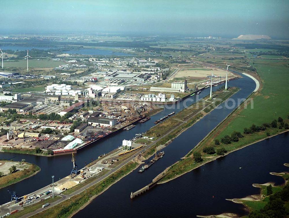 Magdeburg from the bird's eye view: Blick auf den Rothenseer Verbindungskanal und den Binnenhafen Magdeburg. Ein Ausbauprojekt des Wasserstraßenneubauamtes Magdeburg.