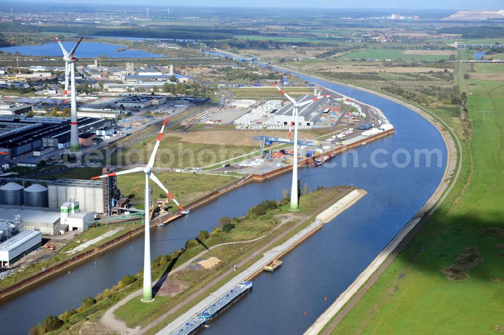 Aerial image Magdeburg - Streckenverlauf Rothenseer Verbindungskanal am Hafen Magdeburg, nahe der Baustelle Niederwasserschleuse Magdeburg, Sachsen-Anhalt. Ein Projekt des WSV, Wasser- und Schifffahrtsverwaltung des Bundes. Course of the Rothensee drop-Canal close by the harbor area Magdeburg, Saxony-Anhalt.