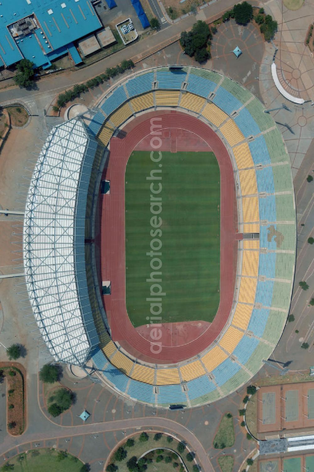 Rustenburg from above - Das Royal-Bafokeng-Stadion (auch Royal Bafokeng Sports Palace) ist ein Sportstadion in Phokeng bei Rustenburg, in der Nordwest Provinz von Südafrika. View of the Royal Bafokeng Stadium in Rustenburg in the North West Province South Africa for the FIFA World Cup 2010.