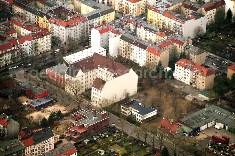 Aerial image Berlin/ Neukölln - Blick auf die Rütlischule in Berlin - Neukölln an der Rütlistraße.