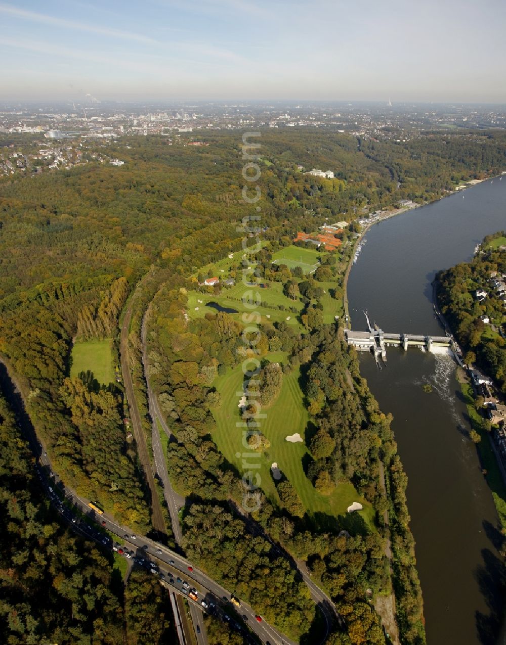 Aerial photograph Essen - View of the Ruhr in Essen in the state of North Rhine-Westphalia