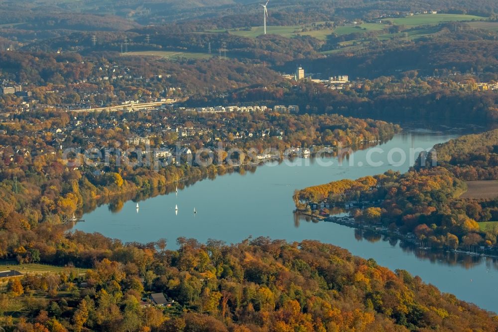 Essen from the bird's eye view: Curved loop of the riparian zones on the course of the river ruhr in Essen in the state North Rhine-Westphalia