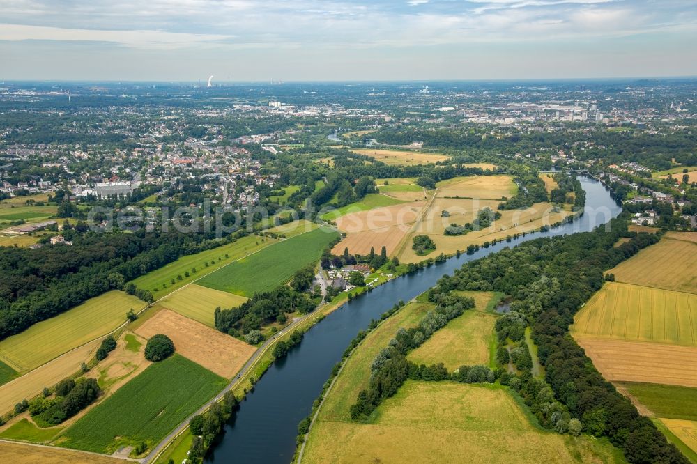 Aerial image Mülheim an der Ruhr - Ruhrauen- shore areas on flux flow of the Ruhr in Muelheim an der Ruhr in North Rhine-Westphalia