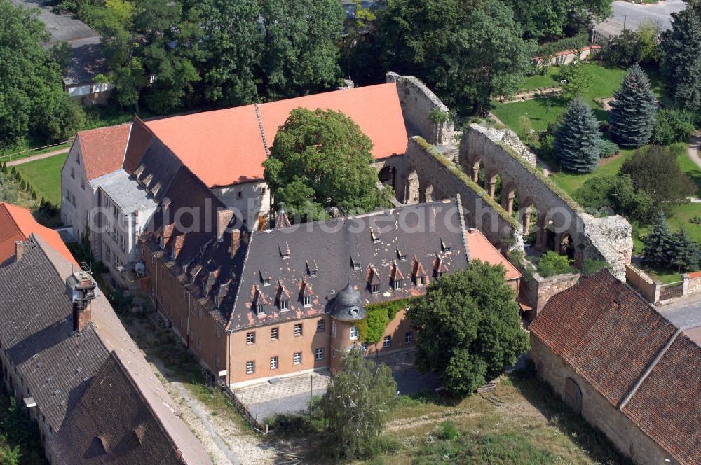 Memleben from above - Strasse der Romanik: Die Ruine des Klosters Memleben war einst die bedeutende Pfalz der Ottonen. Nach dem 2. Weltkrieg war das Klostergelände ein Volkseigenes Gut, seit 1991 ist es im Besitz der Gemeinde Memleben. Homepage: http://