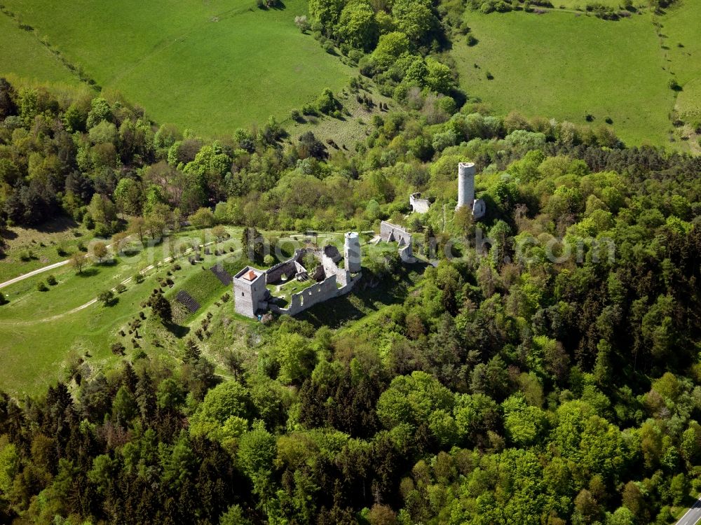 Aerial photograph Gerstungen - The ruins Brandenburg in the Lauchröden part of Gerstungen in the state of Thuringia. The ruins of the high fortress are located on a hill above the river Werra in the Middle Werra Valley. The former fortress from the 12th century is now open for visitors and was renovated in the 1990s