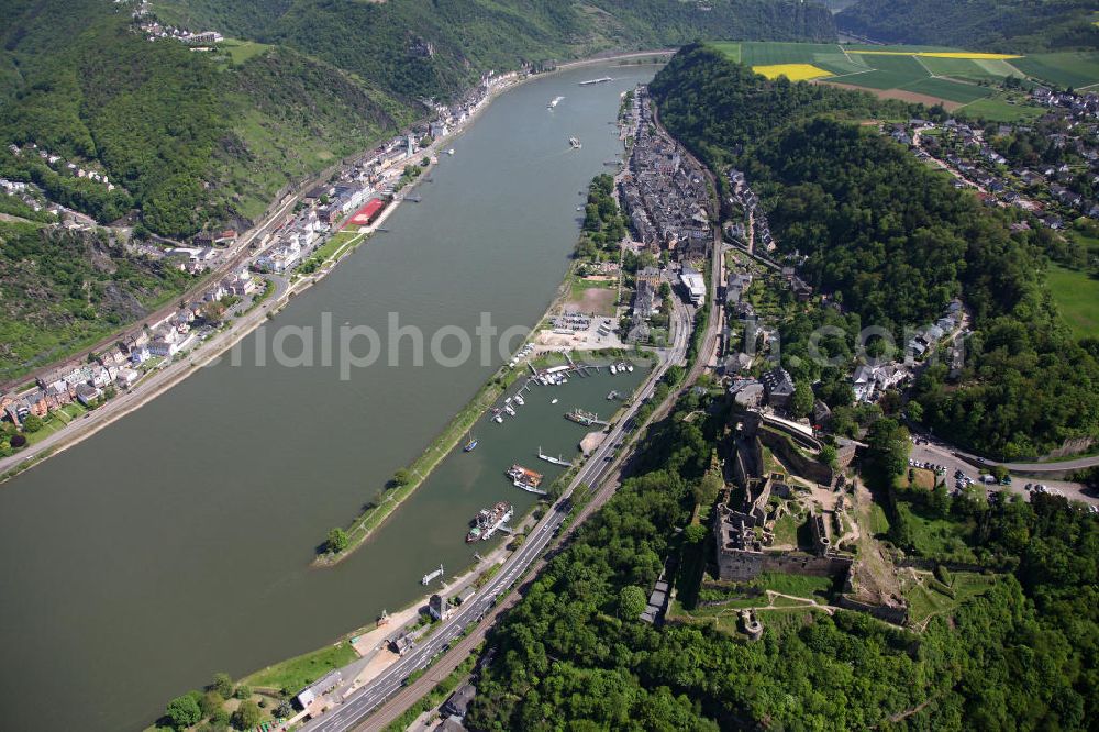 Sankt Goar from the bird's eye view: Die Ruine der Burg Rheinfels am linken Ufer des Rheins über der Stadt St. Goar. he ruins of the Castle Rheinfels on the left bank of the Rhine above the town of St. Goar.