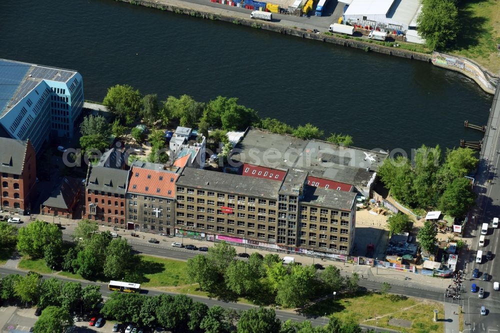 Berlin from the bird's eye view: Ruins of the former office building of formerly GASAG on Stralauer Platz in the district Friedrichshain in Berlin, Germany