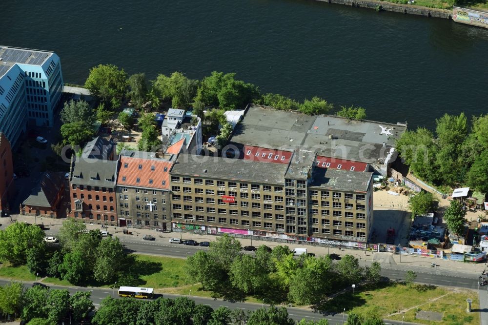 Aerial image Berlin - Ruins of the former office building of formerly GASAG on Stralauer Platz in the district Friedrichshain in Berlin, Germany