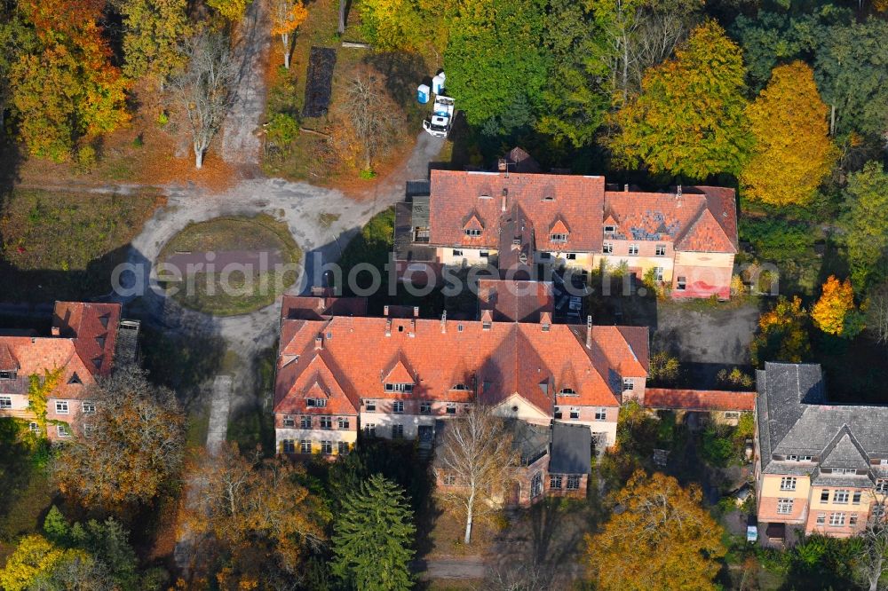 Aerial image Oranienburg - Ruins of the former hospital - building Heilstaette Grabowsee in Oranienburg in the state Brandenburg, Germany