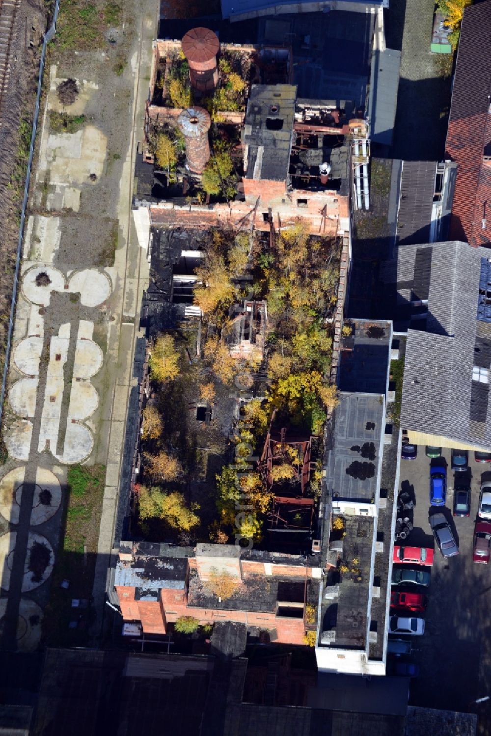 Aerial photograph Vienenburg - View onto the vegetated ruin of the former malt factory in Vienenburg in the state Lower Saxony