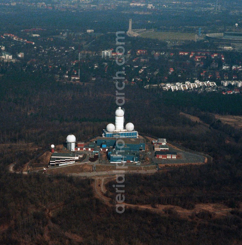 Aerial image Berlin - Ruins of the former American military interception and radar system on the Teufelsberg in Berlin - Charlottenburg