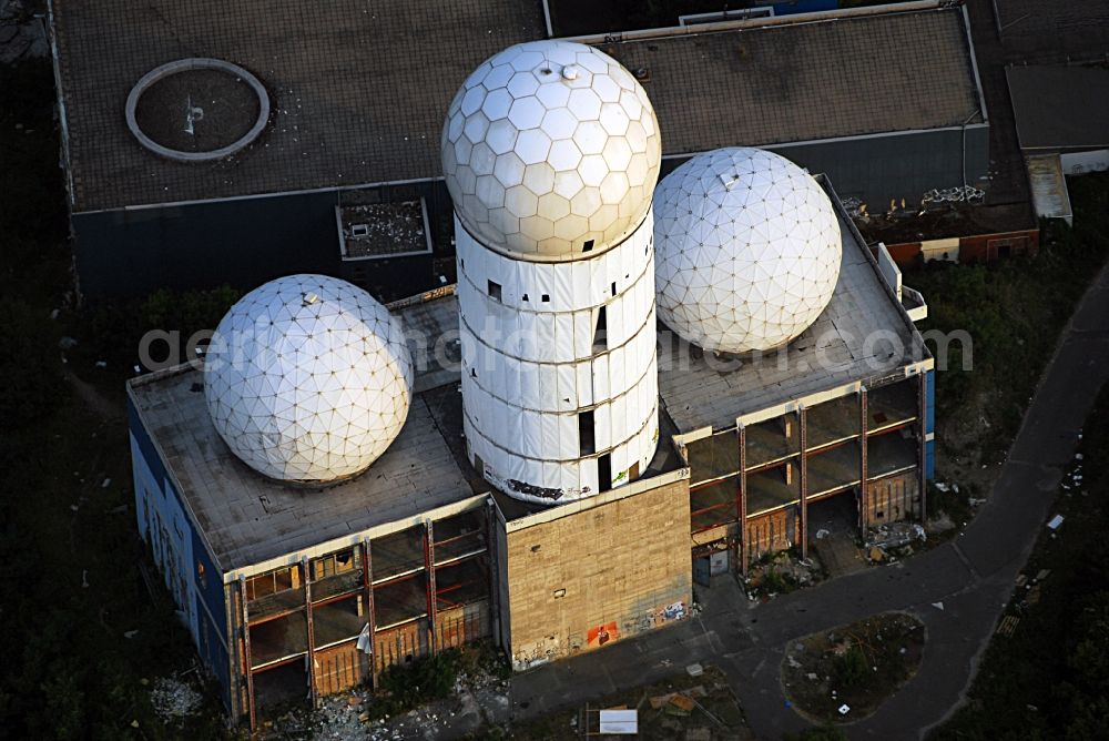 Aerial image Berlin - Ruins of the former American military interception and radar system on the Teufelsberg in Berlin - Charlottenburg