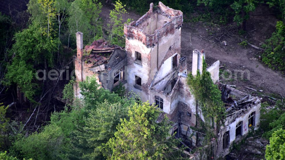 Aerial photograph Remagen - Ruins of the former restaurant and hotel Waldburg on the Viktoriaberg in Remagen in the state Rhineland-Palatinate, Germany