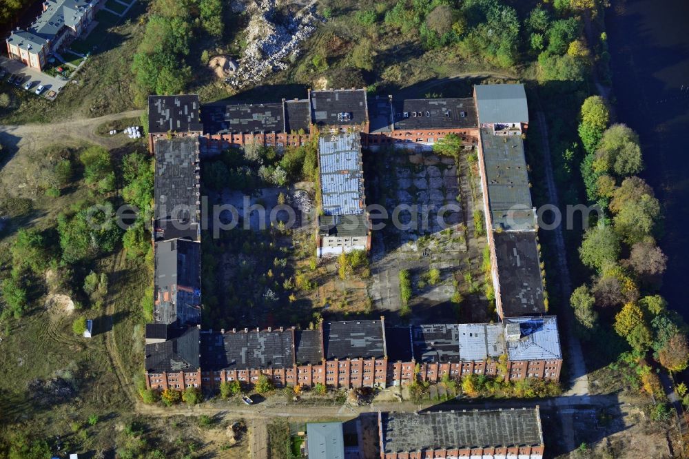 Berlin from the bird's eye view: Ruins of the former Spindler's cleaning factory Rewatex in the planning area of the city residential water Spindlersfeld