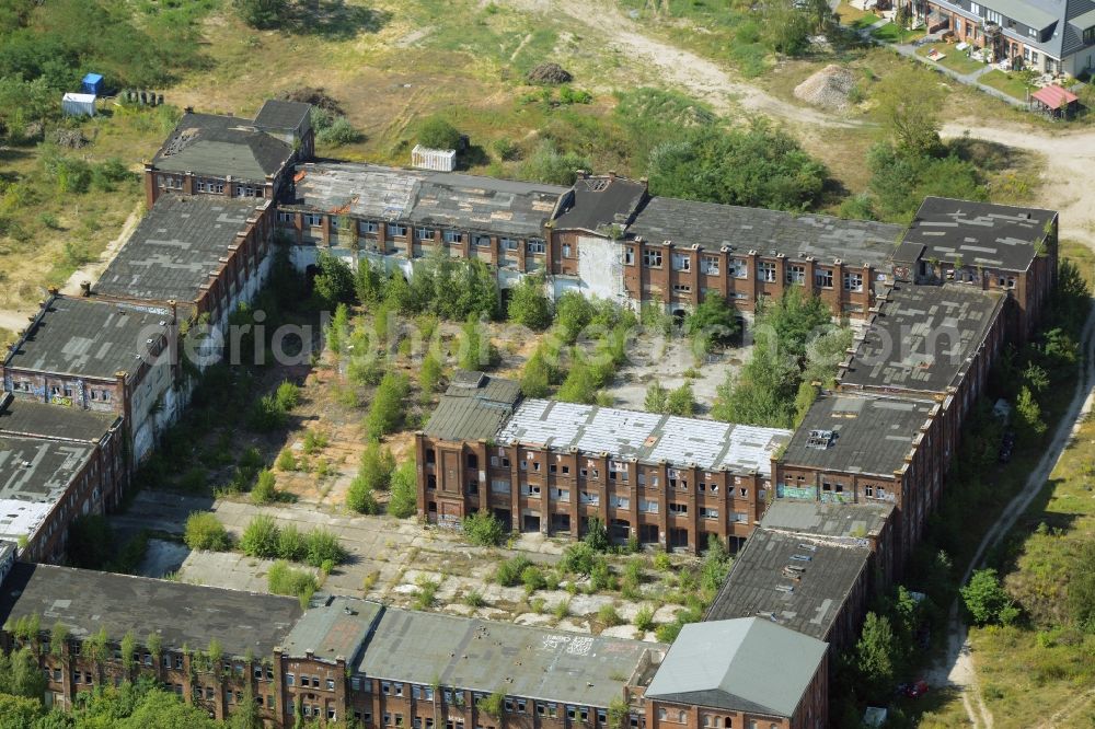 Berlin from the bird's eye view: Ruins of the former Spindler's cleaning factory Rewatex in the planning area of the city residential water Spindlersfeld