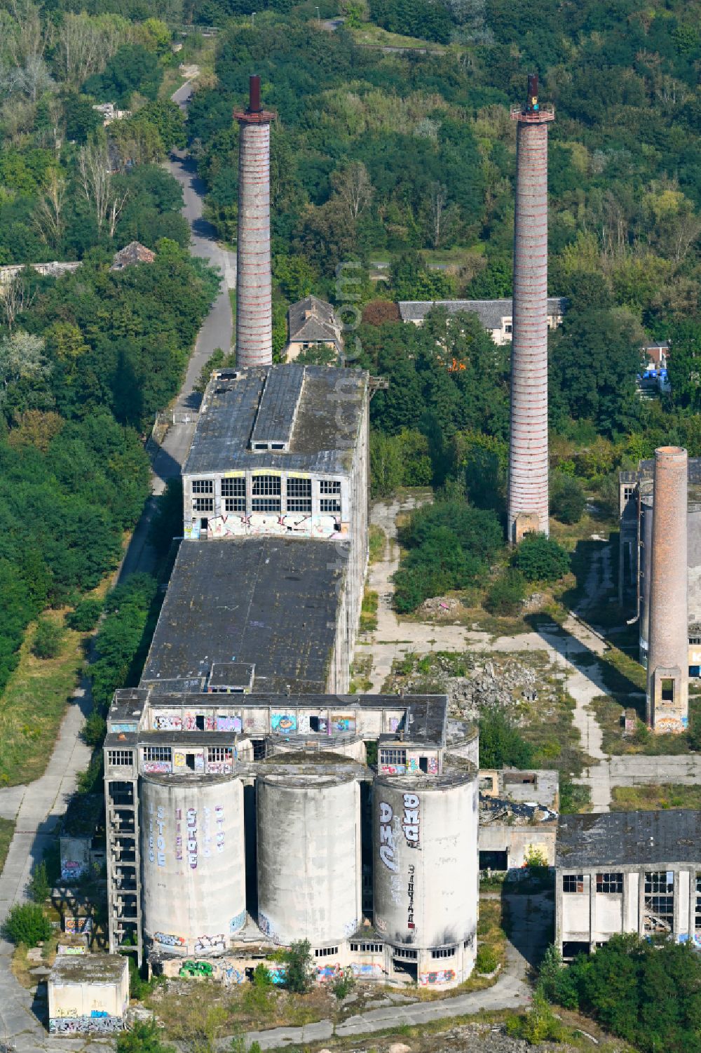 Rüdersdorf from above - Ruin the buildings and halls of Cement and phosphate chemical plant in the district Tasdorf in Ruedersdorf in the state Brandenburg, Germany