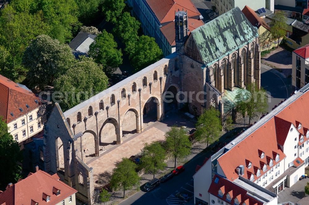 Aerial photograph Erfurt - Ruins of church building Barfuesserkirche on Barfuesserstrasse in the district Altstadt in Erfurt in the state Thuringia, Germany