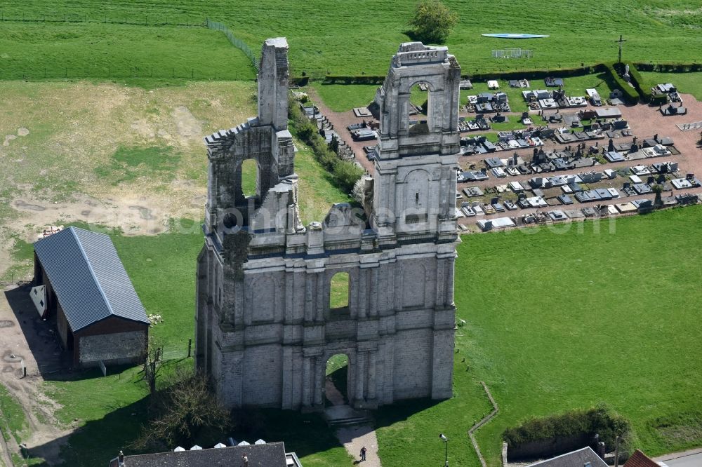 Mont-Saint-Éloi from the bird's eye view: Ruins of the church building of the two collapsed towers and remains of the facade of the abbey at Mont-Saint-Eloi in Nord-Pas-de-Calais Picardy, France