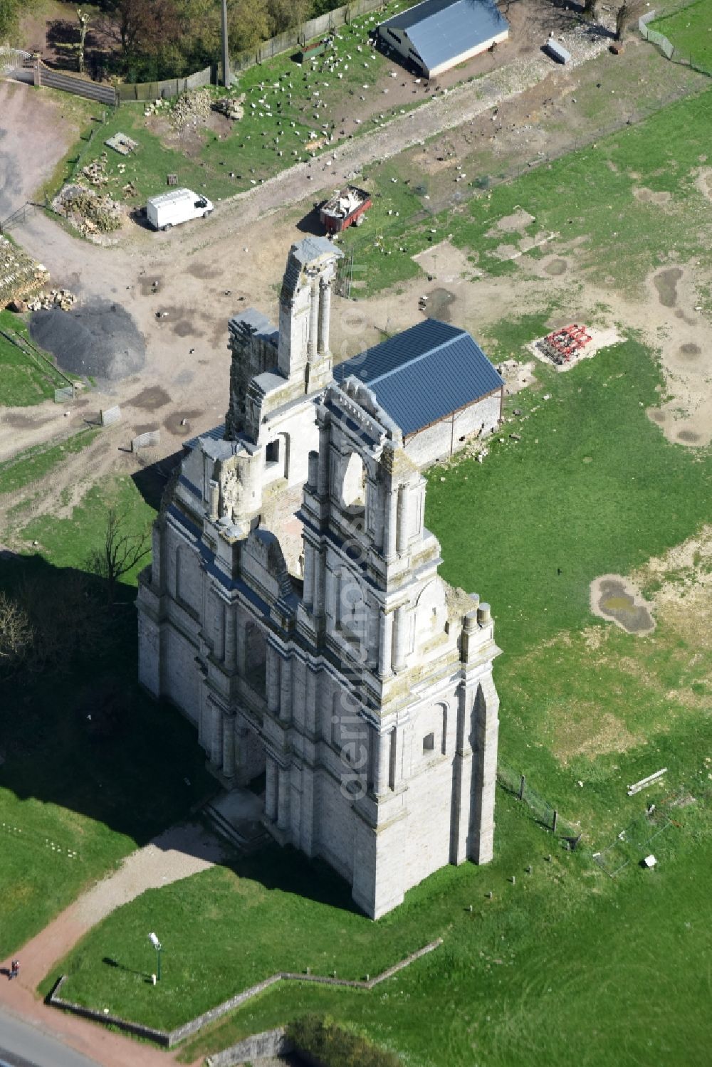 Mont-Saint-Éloi from the bird's eye view: Ruins of the church building of the two collapsed towers and remains of the facade of the abbey at Mont-Saint-Eloi in Nord-Pas-de-Calais Picardy, France