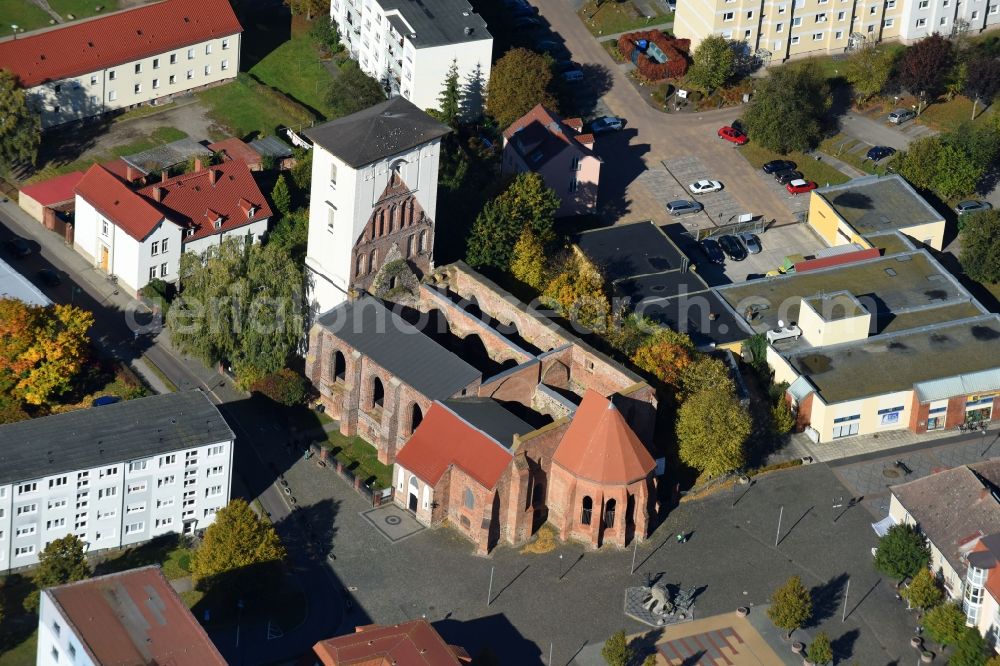 Wriezen from the bird's eye view: Ruins of church building Evangelische Marienkirche in Wriezen in the state Brandenburg, Germany