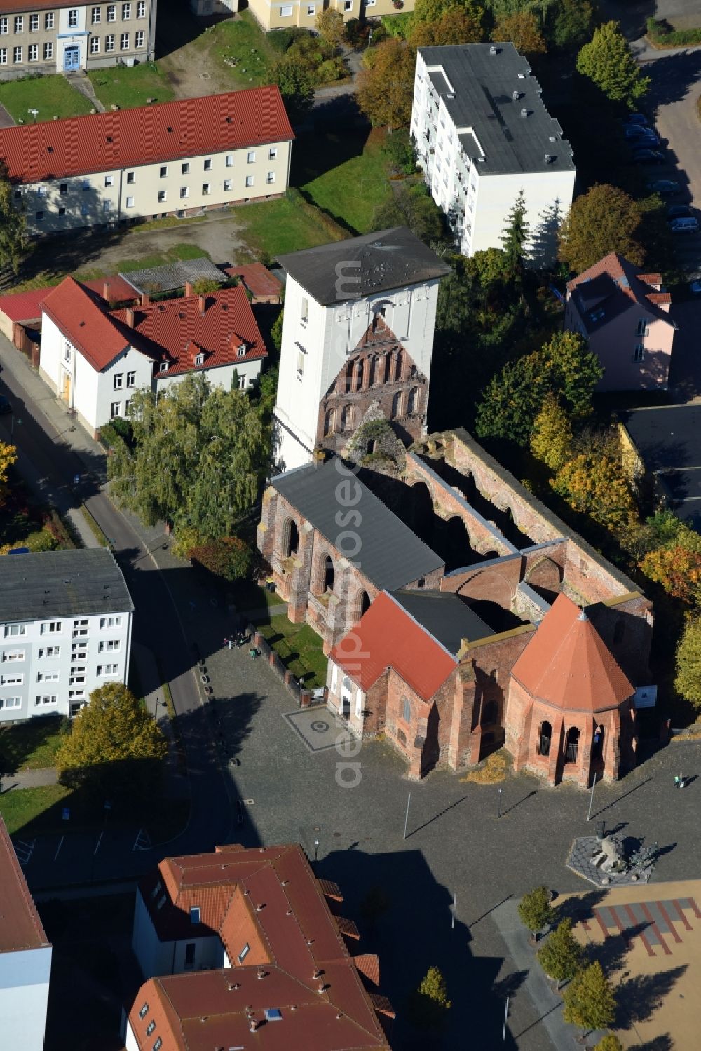 Aerial image Wriezen - Ruins of church building Evangelische Marienkirche in Wriezen in the state Brandenburg, Germany