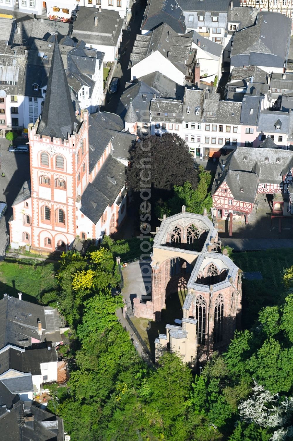 Bacharach from the bird's eye view: Ruins of church building Wernerkapelle in Bacharach in the state Rhineland-Palatinate, Germany