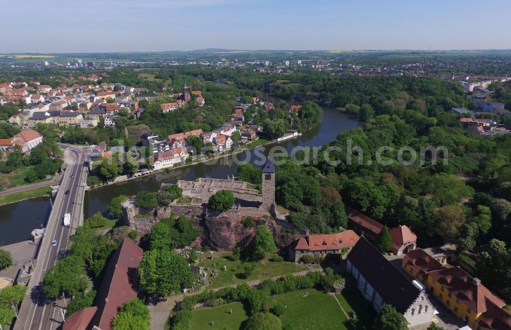 Aerial photograph Halle (Saale) - Ruins and vestiges of the former castle and fortress Burg Giebichenstein in Halle (Saale) in the winter with snow in the state Saxony-Anhalt, Germany