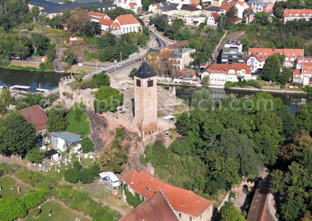 Aerial photograph Halle / Saale - Ruins and vestiges of the former castle and fortress Burg Giebichenstein in Halle (Saale) in the winter in the state Saxony-Anhalt, Germany