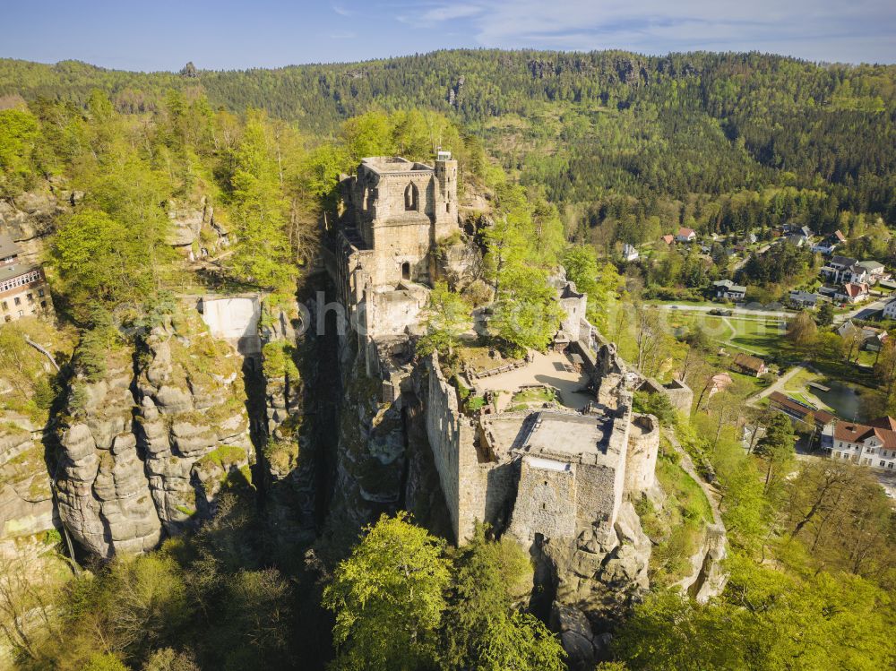 Kurort Oybin from the bird's eye view: Ruins and vestiges of the former castle Burg and Kloster Oybin on street Hauptstrasse in Kurort Oybin in the state Saxony, Germany