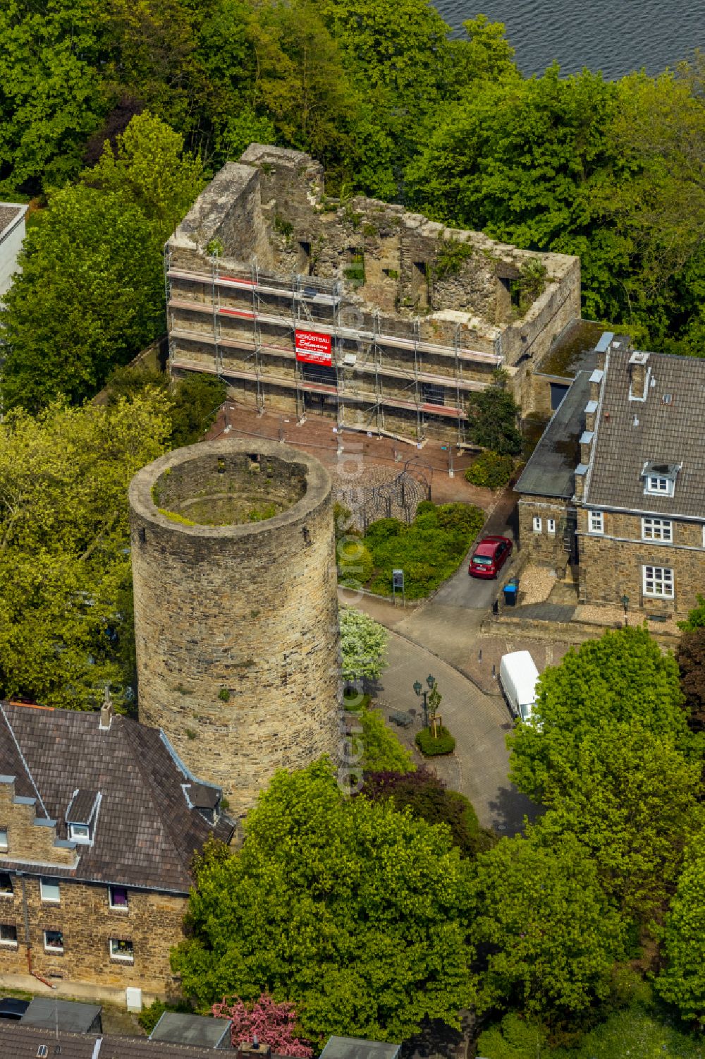 Wetter (Ruhr) from the bird's eye view: Ruins and vestiges of the former castle Burg Wetter in Wetter (Ruhr) at Ruhrgebiet in the state North Rhine-Westphalia, Germany