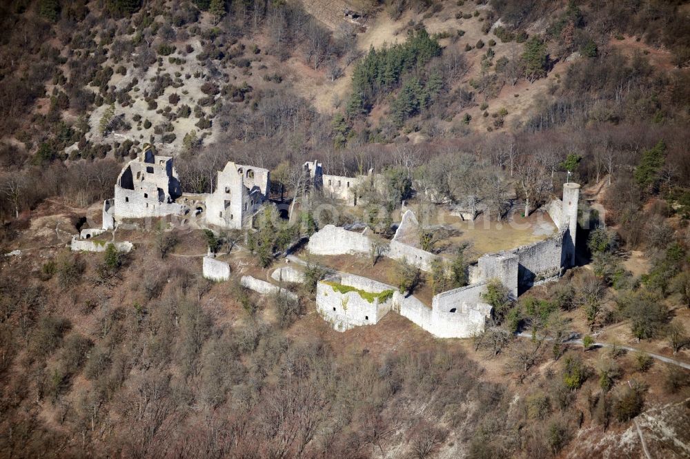 Gössenheim from the bird's eye view: Ruins and vestiges of the former castle and fortress Homburg in Goessenheim in the state Bavaria, Germany