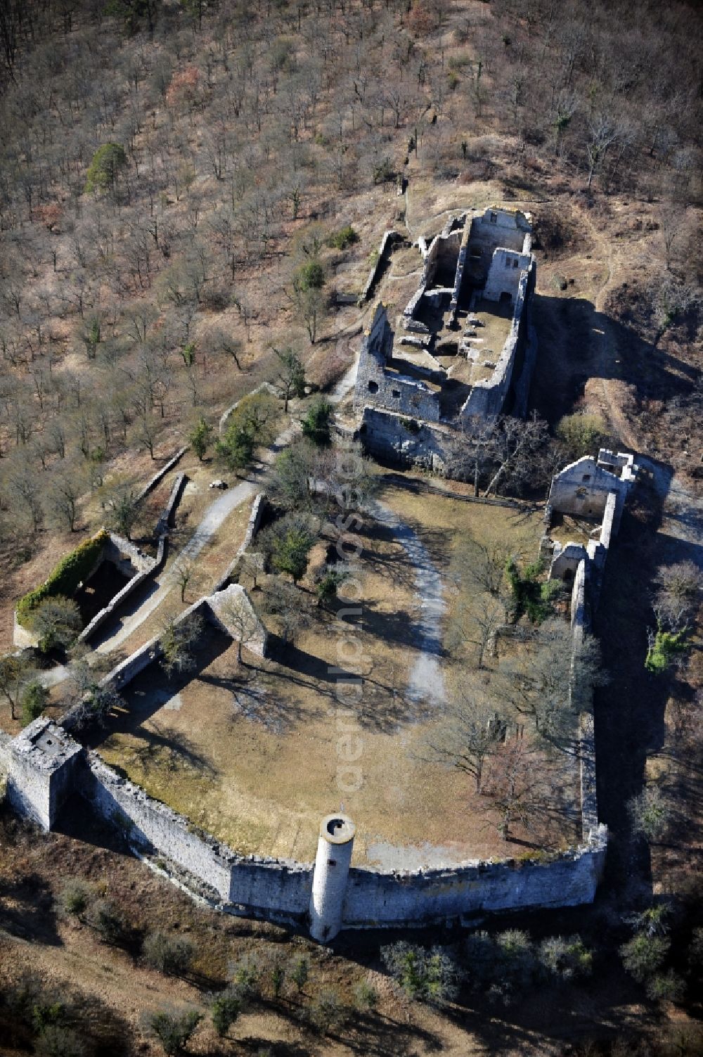 Aerial photograph Gössenheim - Ruins and vestiges of the former castle and fortress Homburg in Goessenheim in the state Bavaria, Germany