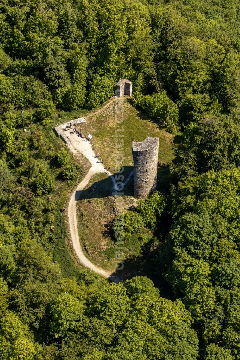 Berlinghausen from the bird's eye view: Ruins and remains of walls of the personal castle complex Waldenburg near Berlinghausen in the state North Rhine-Westphalia, Germany