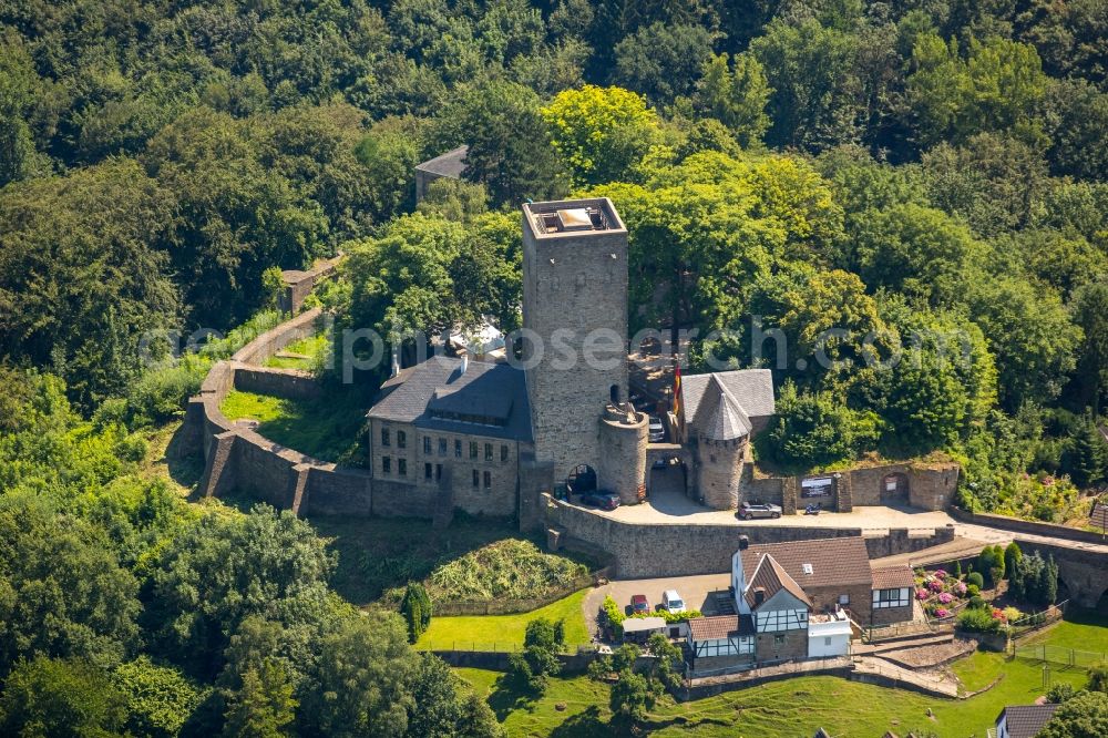 Hattingen from the bird's eye view: Ruins and vestiges of the former castle Blankstein and festivals in Hattingen in North Rhine-Westphalia