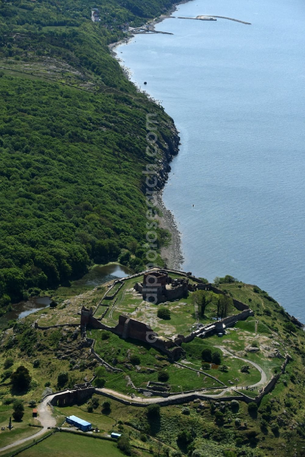 Allinge from the bird's eye view: Ruins and vestiges of the former castle and fortress Hammershus Slotsruine on Bornholm Island in Allinge in Region Hovedstaden, Denmark