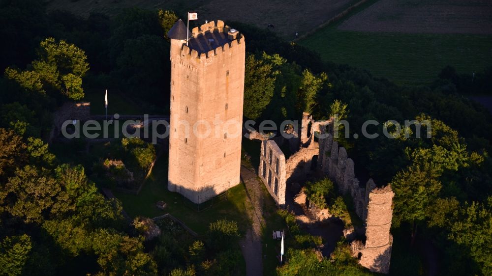 Aerial photograph Niederdürenbach - Ruins and vestiges of the former castle and fortress Olbrueck in Niederduerenbach in the state Rhineland-Palatinate, Germany