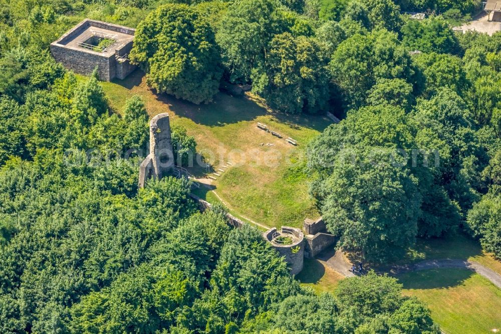 Wetter (Ruhr) from the bird's eye view: Ruins and vestiges of the former castle and fortress in the district Volmarstein in Wetter (Ruhr) in the state North Rhine-Westphalia, Germany