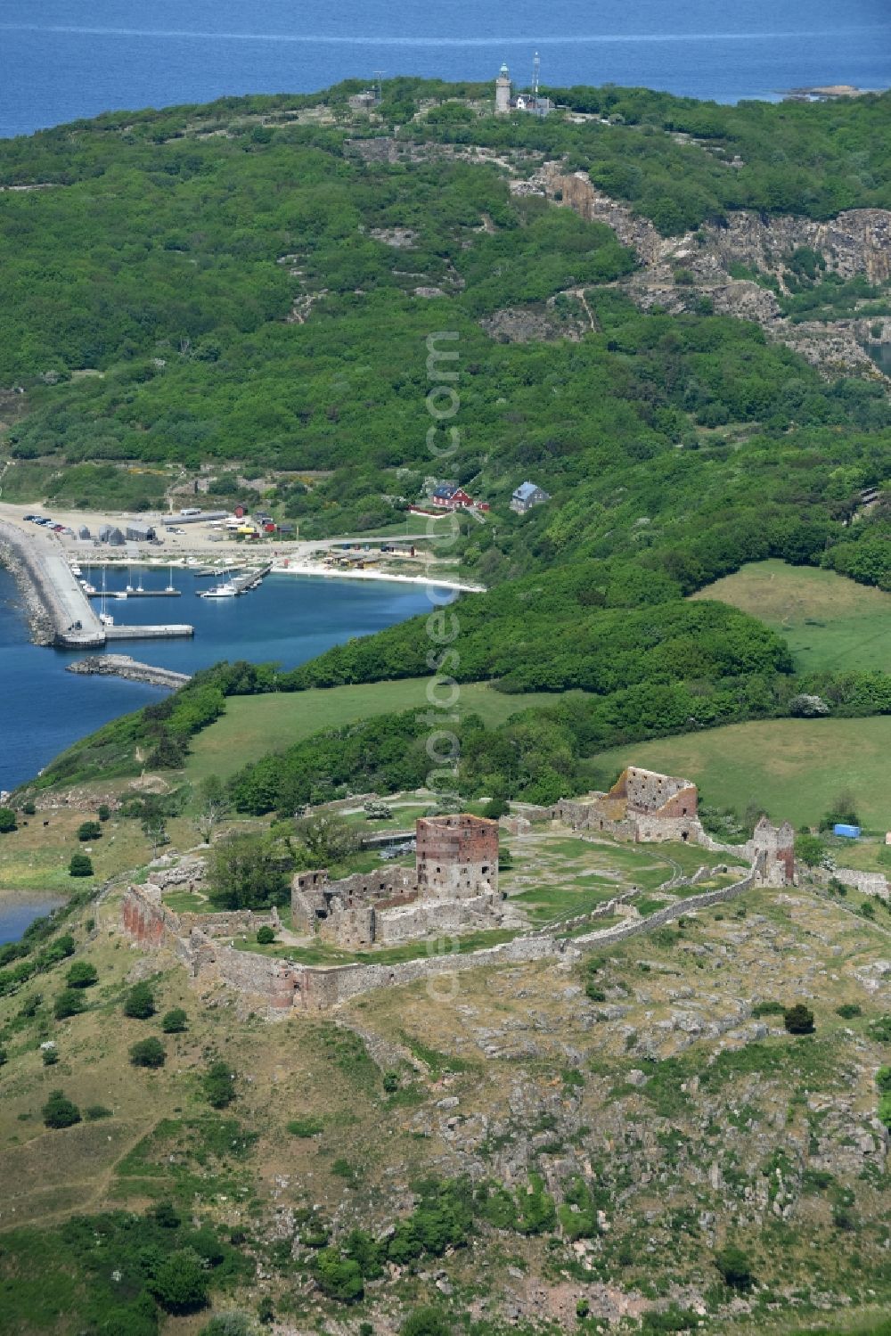 Allinge from the bird's eye view: Ruins and vestiges of the former castle and fortress Bornholm Island in Allinge in Region Hovedstaden, Denmark