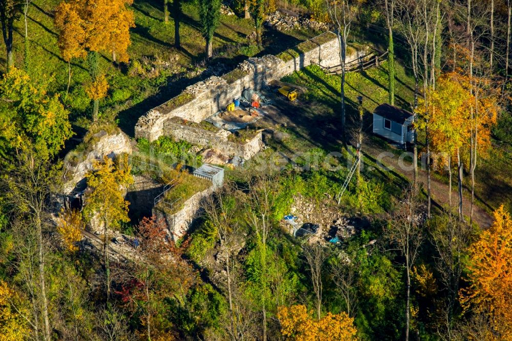 Aerial photograph Arnsberg - Ruins and vestiges of the former castle and fortress in Arnsberg in the state North Rhine-Westphalia