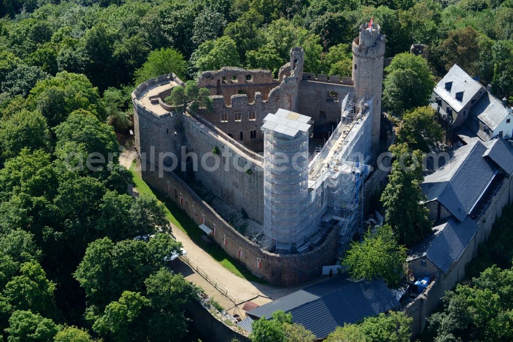 Bensheim from the bird's eye view: Ruins and vestiges of the former castle and fortress Auerbach in Bensheim in the state Hesse